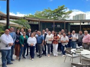 Celebramos el compromiso de nuestros amigos periodistas.